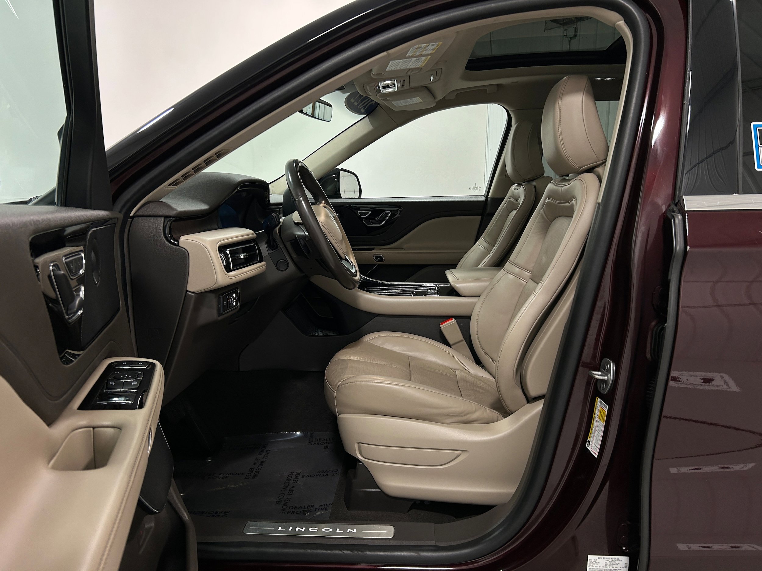 Used 2022 Lincoln Aviator Reserve w/ Elements Package Plus AWD/4WD image 4