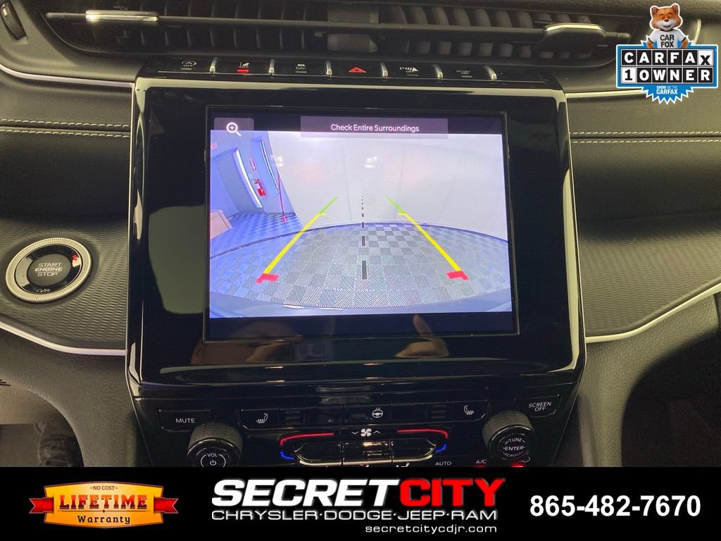 Used 2023 Jeep Grand Cherokee Altitude AWD/4WD image 20