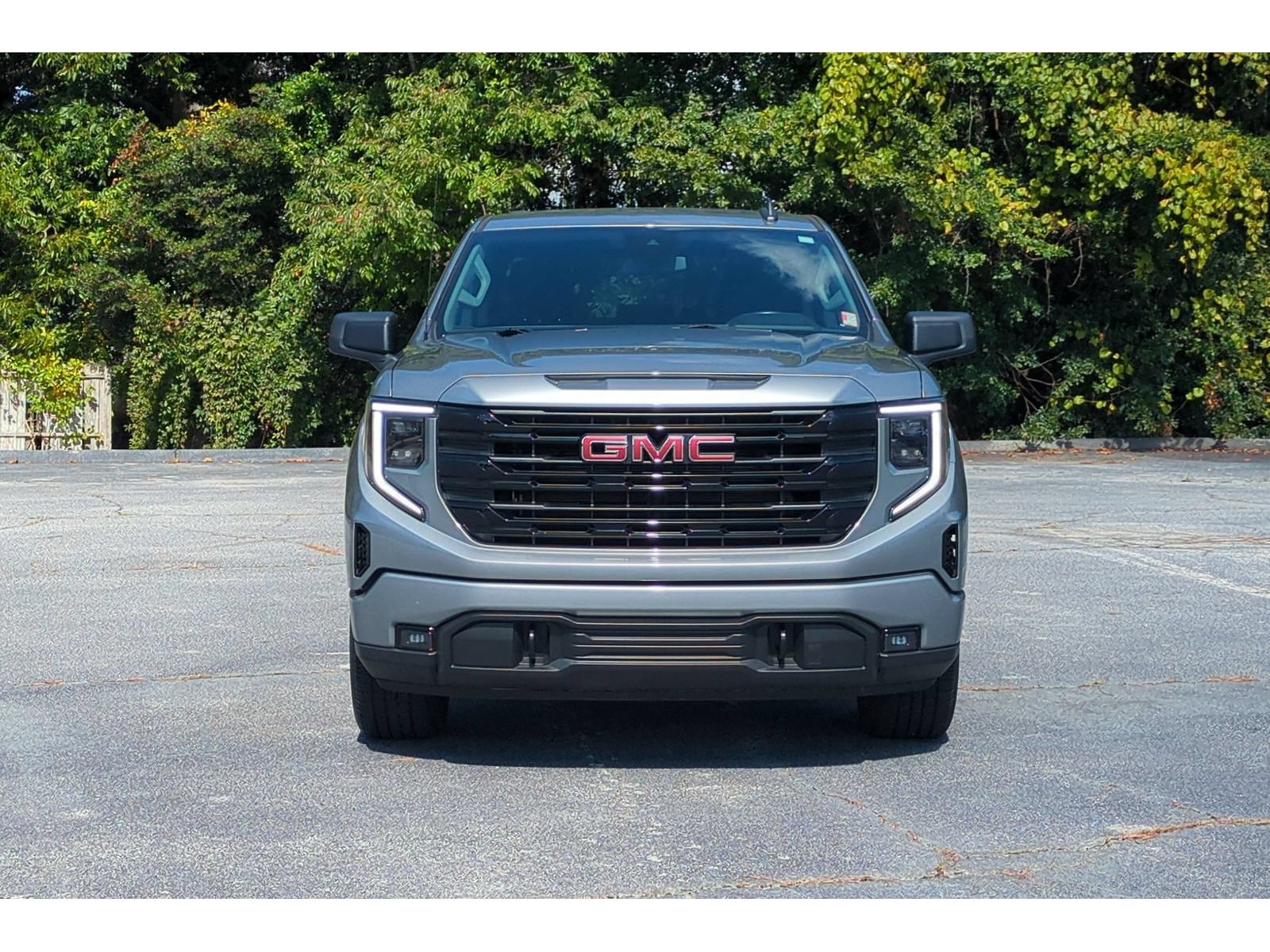Used 2023 GMC Sierra 1500 Elevation w/ X31 Off-Road Package AWD/4WD image 4