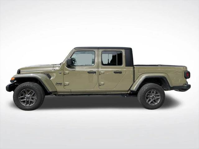 Certified 2025 Jeep Gladiator Sport AWD/4WD image 7