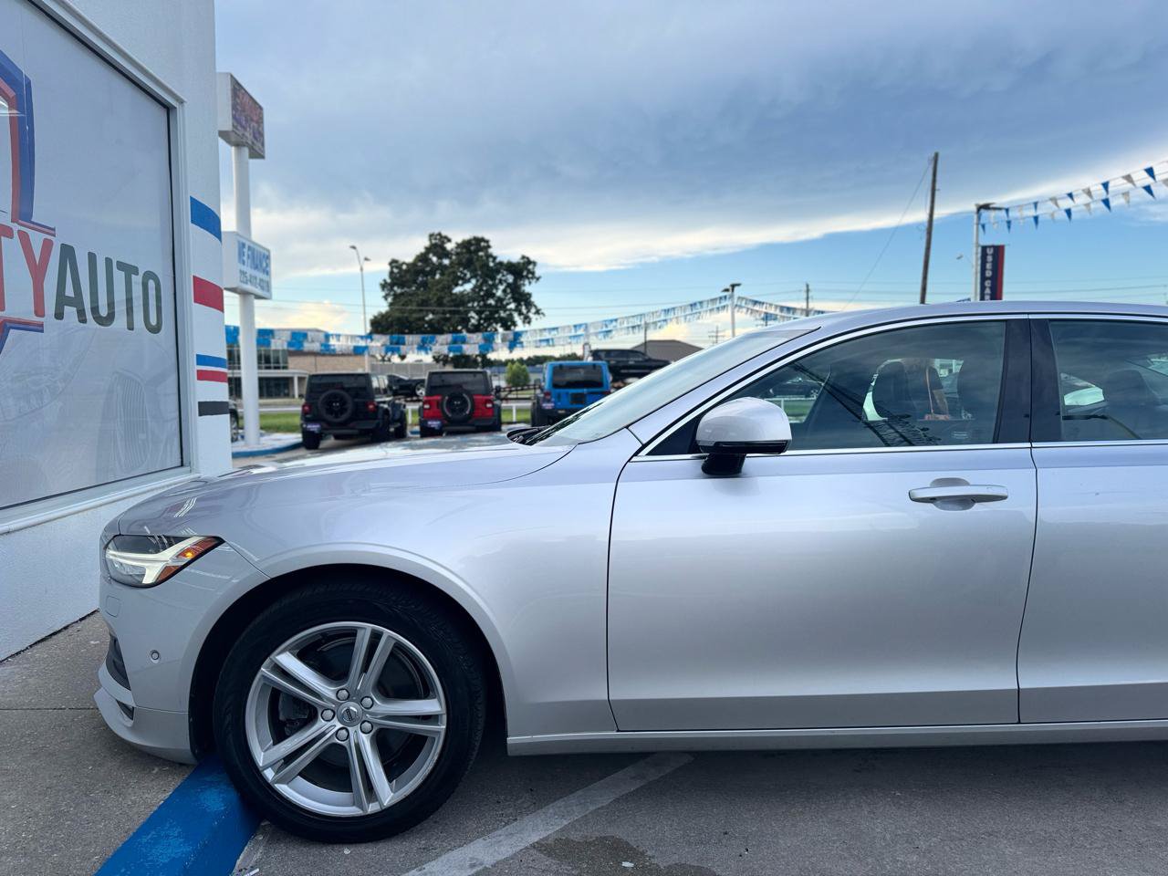 Used 2018 Volvo S90 T5 Momentum w/ Convenience Package AWD/4WD image 23