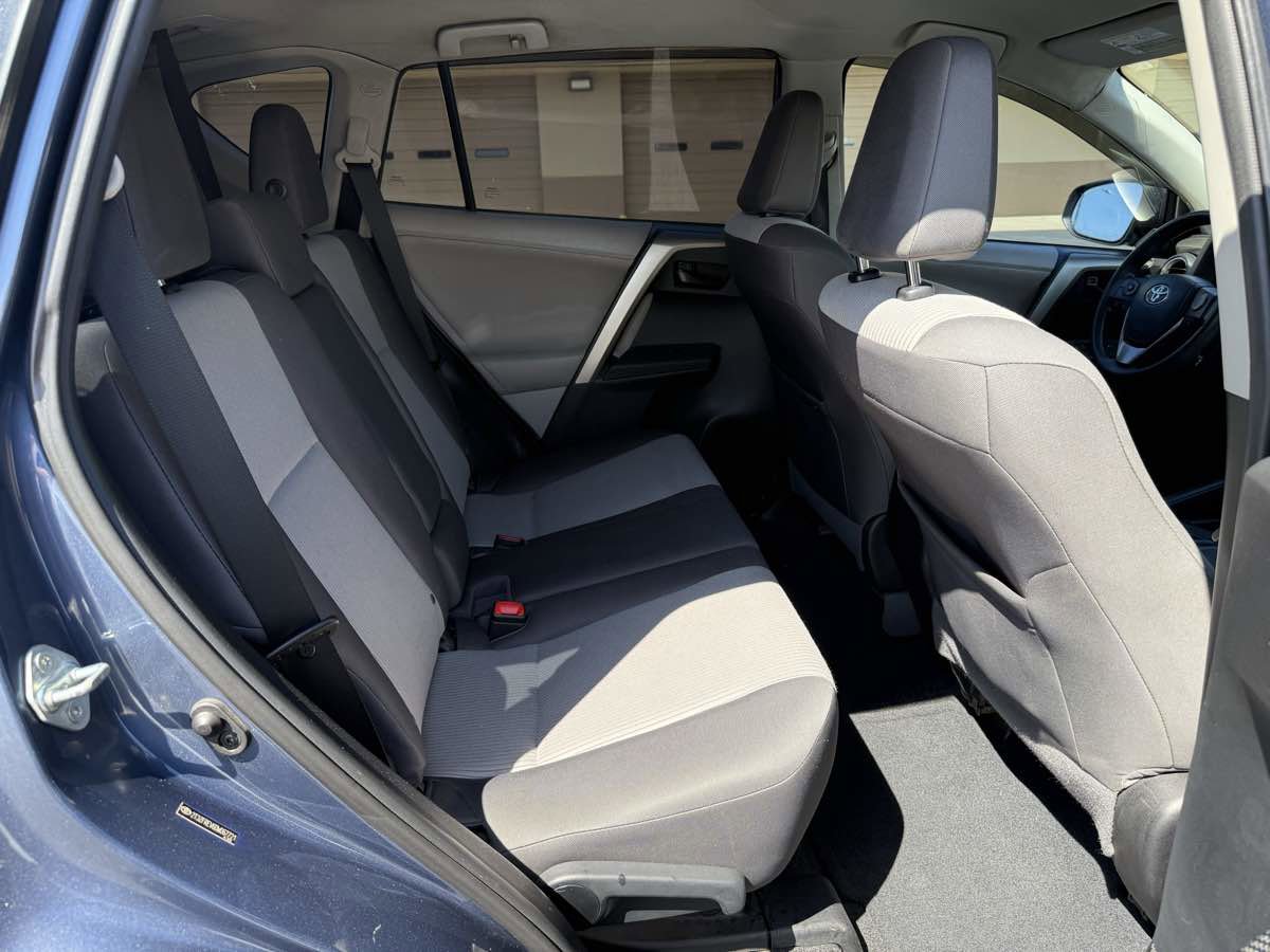 Used 2013 Toyota RAV4 LE FWD image 19