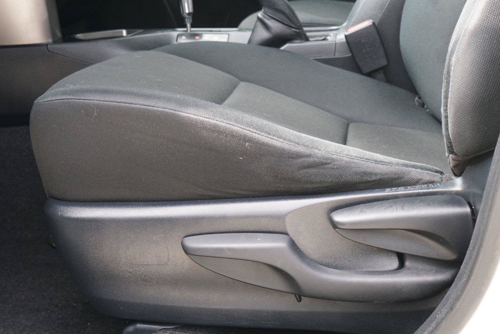Used 2016 Toyota RAV4 LE FWD image 19