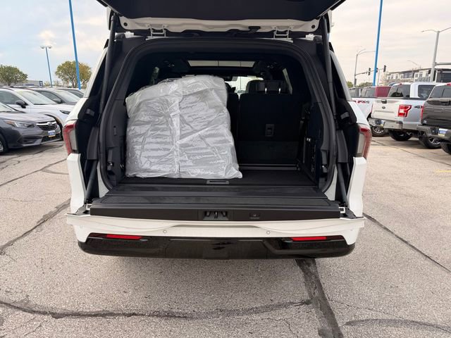 New 2025 Lincoln Navigator Reserve w/ Jet Appearance Package image 13