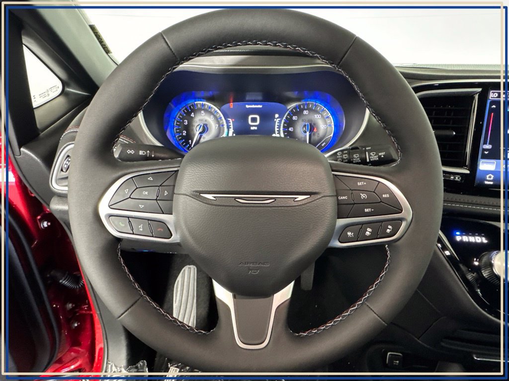 New 2027 Chrysler Pacifica Select AWD/4WD image 14