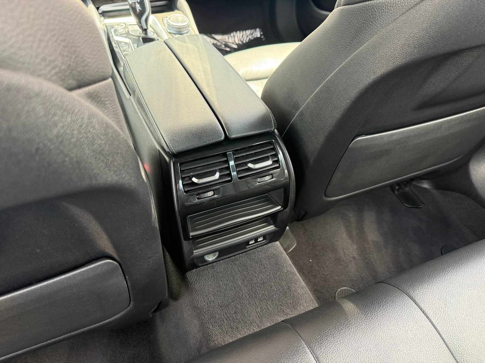 Used 2021 BMW 540i w/ M Sport Package RWD image 27