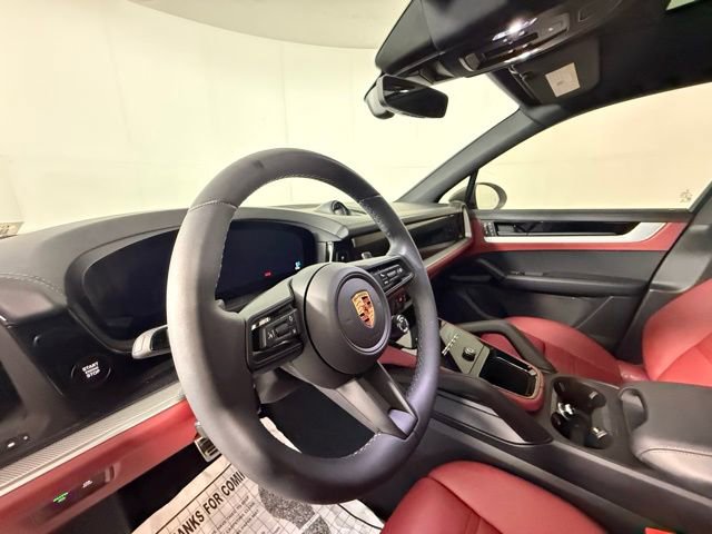 Used 2025 Porsche Cayenne S image 10
