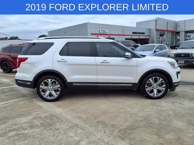 Used 2019 Ford Explorer Limited w/ Limited Luxury Package FWD image 5