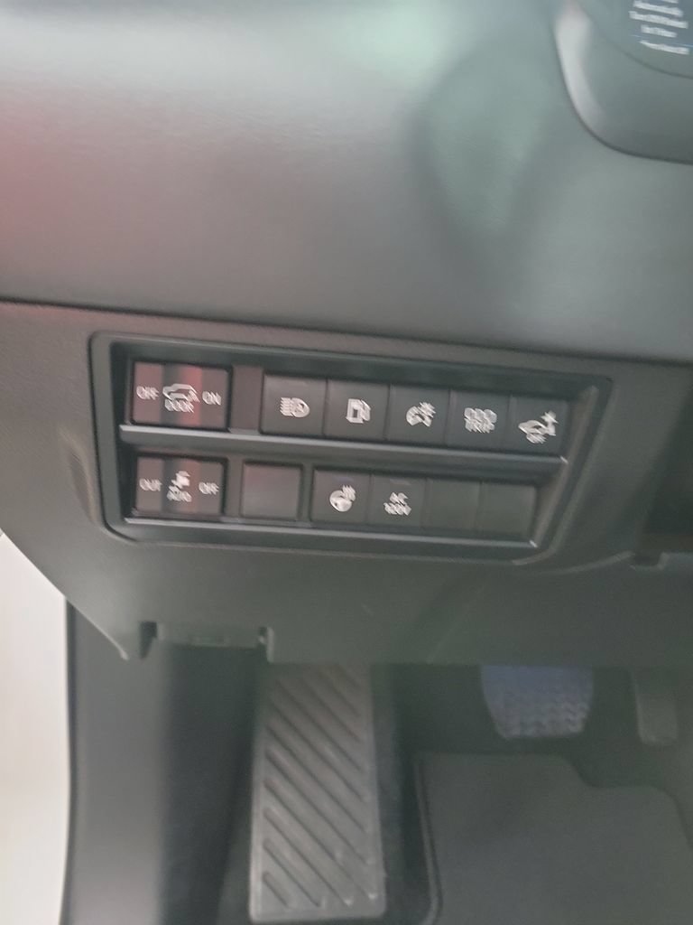 Certified 2024 Toyota Sequoia Platinum AWD/4WD image 16