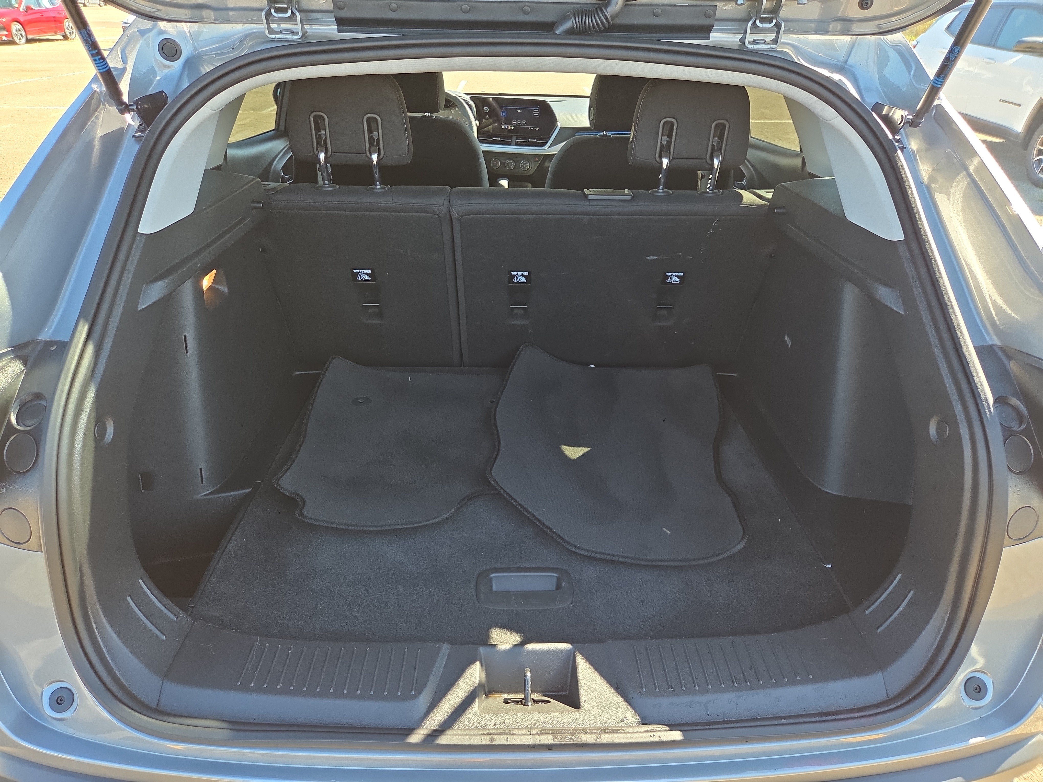 Used 2026 Chevrolet Trax LS FWD image 9