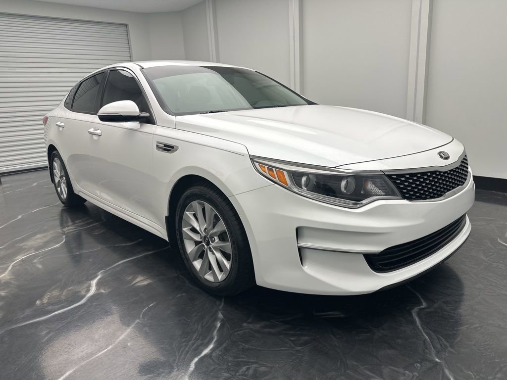 Used 2017 Kia Optima EX image 2