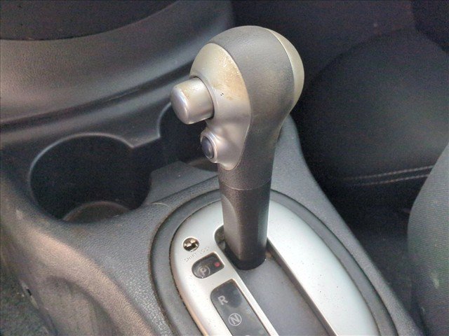 Used 2015 Nissan Versa SV FWD image 10