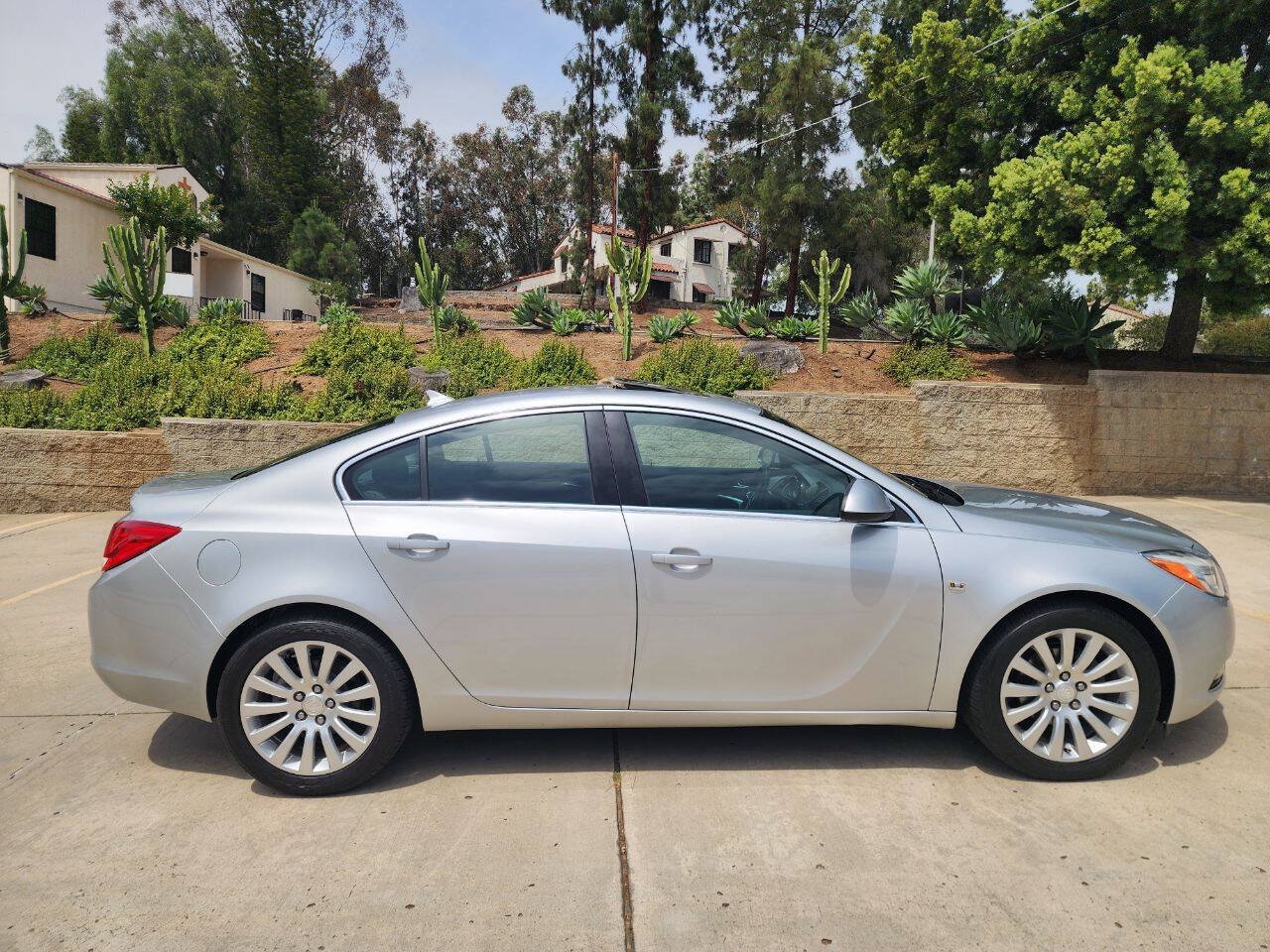 Used 2011 Buick Regal CXL w/ RL6 Preferred Equipment Group FWD image 5