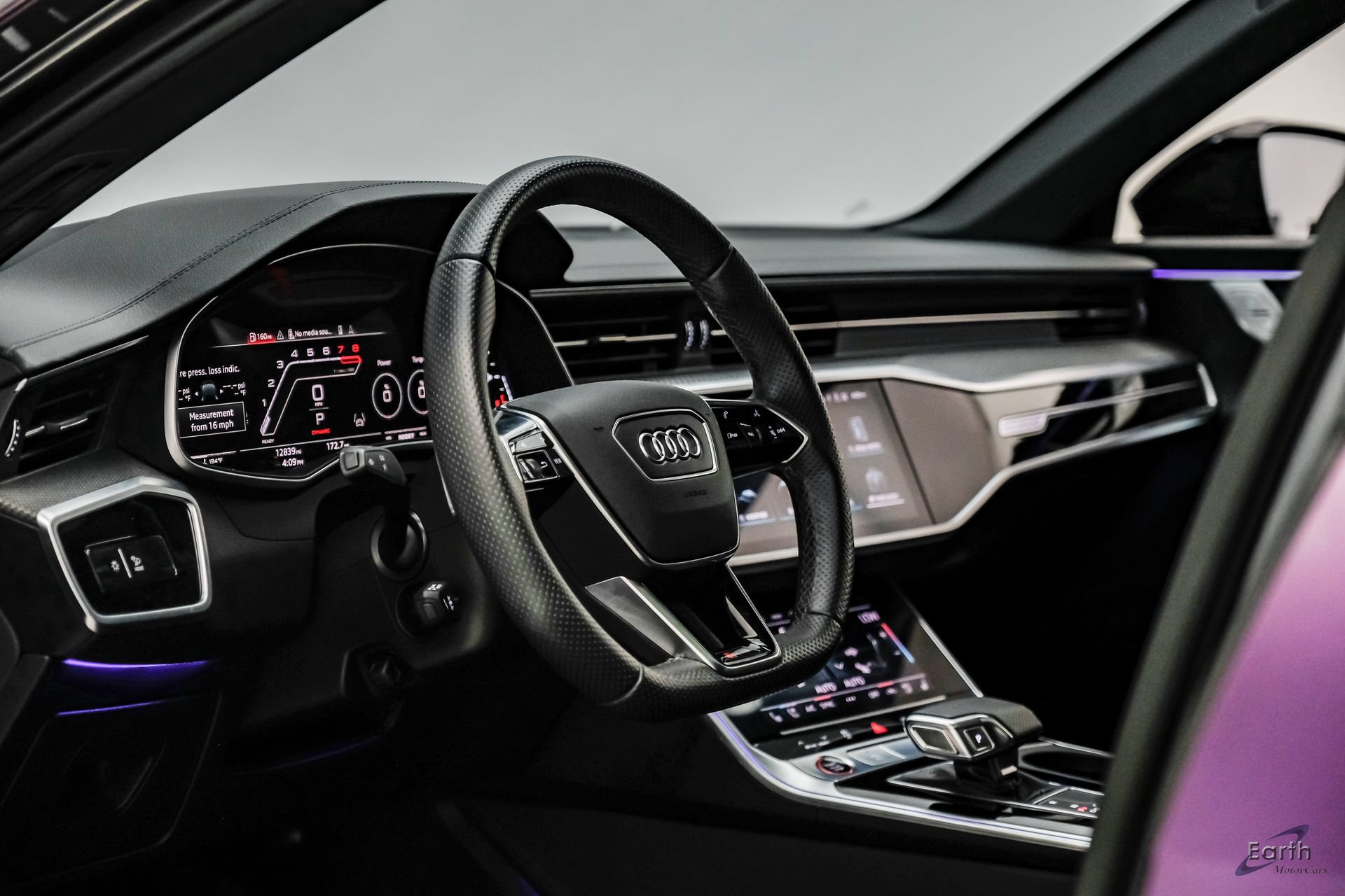 Used 2023 Audi RS 6 w/ Black Optic Package AWD/4WD image 40