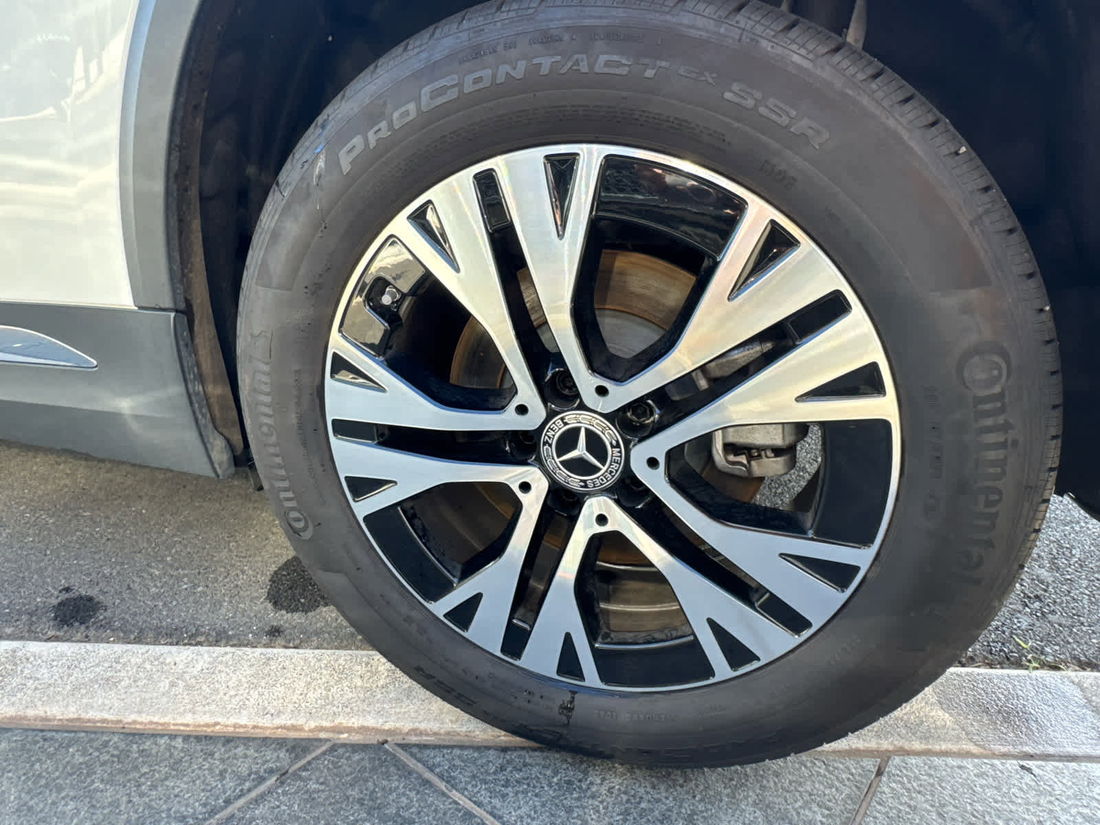 Used 2025 Mercedes-Benz GLA 250 4MATIC image 11