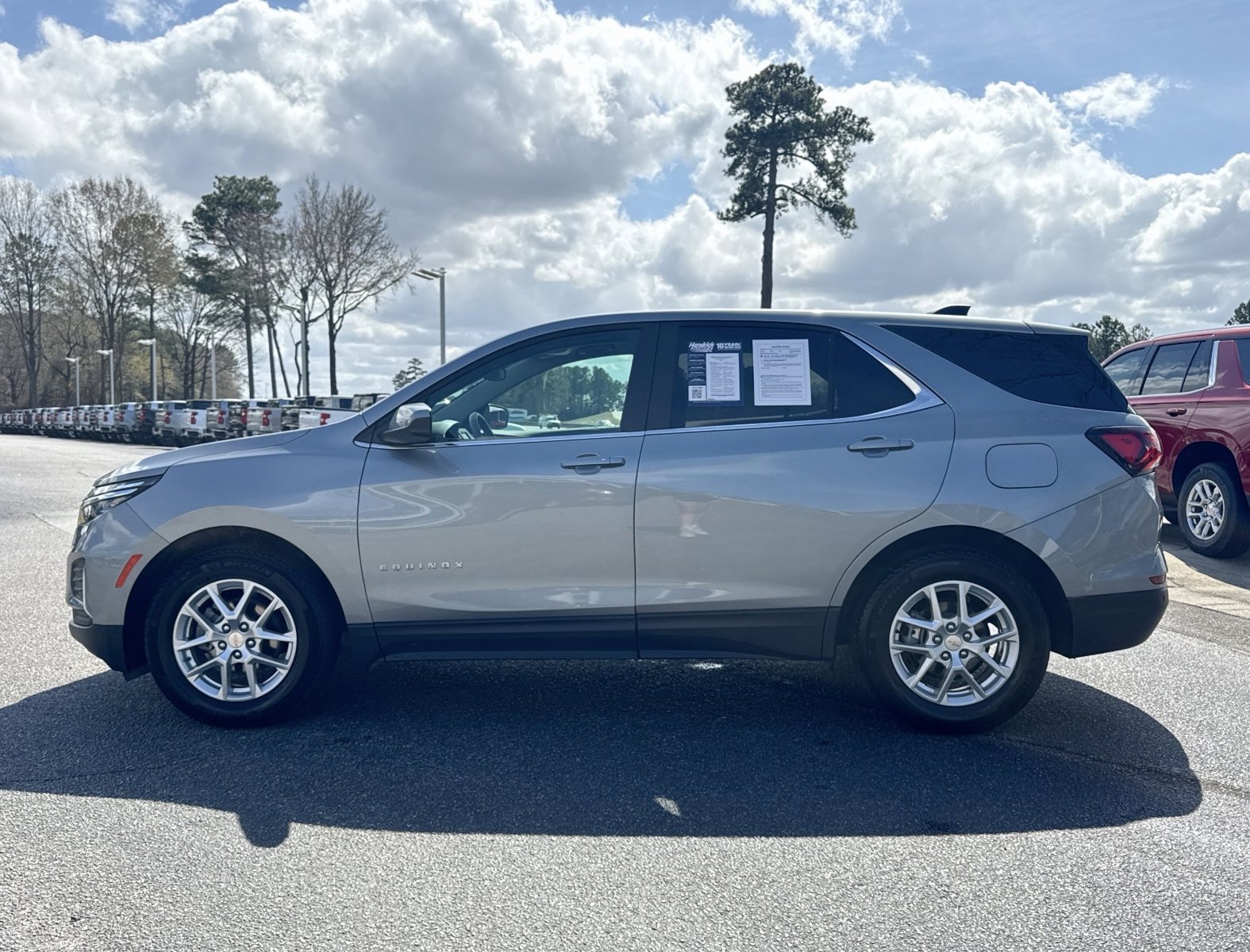Used 2024 Chevrolet Equinox LT w/ LPO, Floor Liner Package FWD image 12
