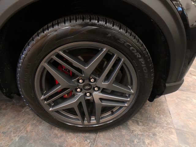 Used 2025 Ford Explorer ST w/ Sun And Sound Package AWD/4WD image 9