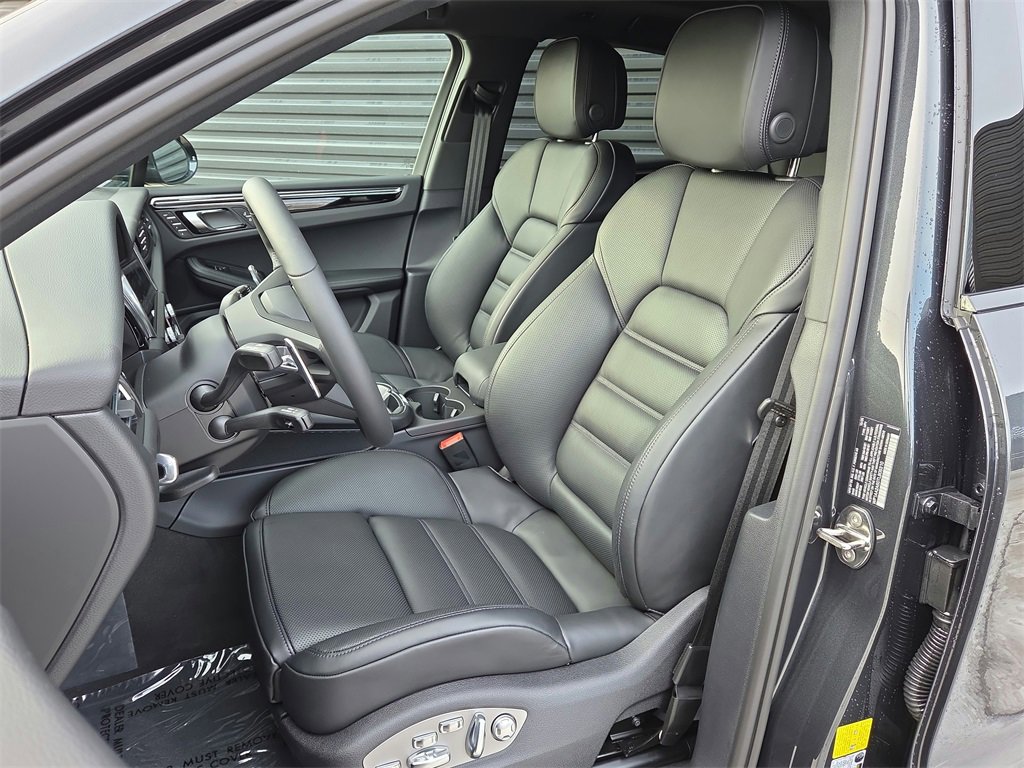 New 2026 Porsche Macan image 5