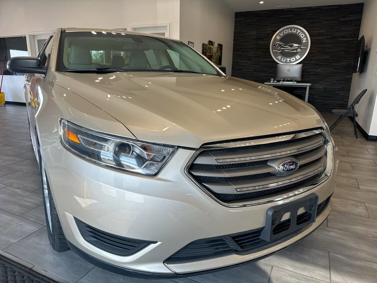 Used 2017 Ford Taurus SE
