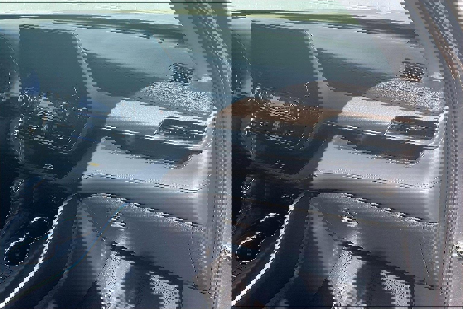 Used 2023 Toyota Highlander XLE FWD image 21