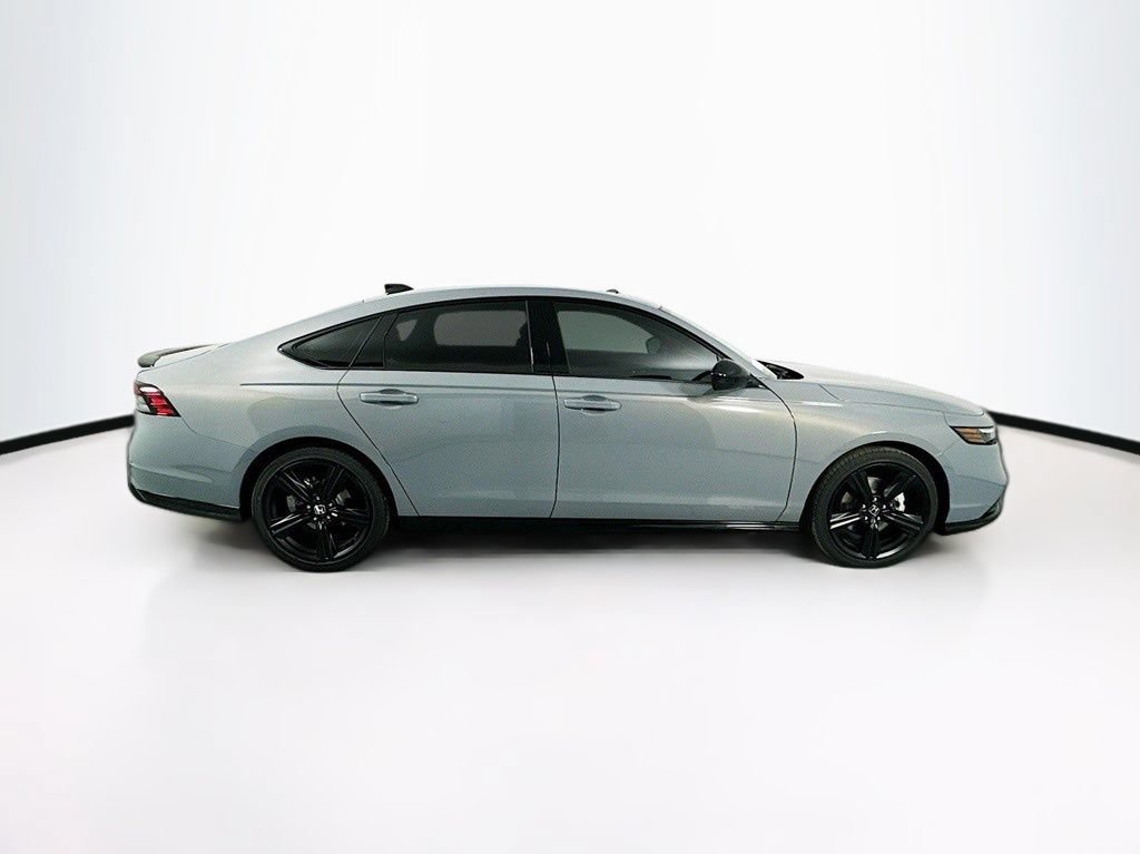Used 2025 Honda Accord Sport image 9