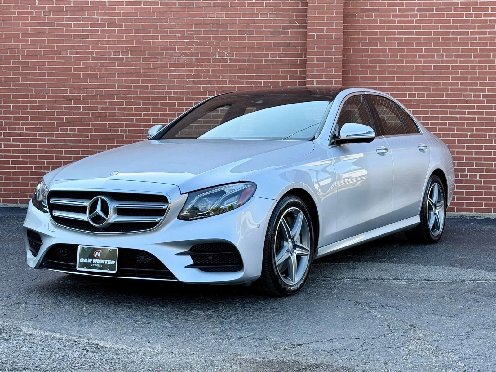 Used 2017 Mercedes-Benz E 300 4MATIC image 1