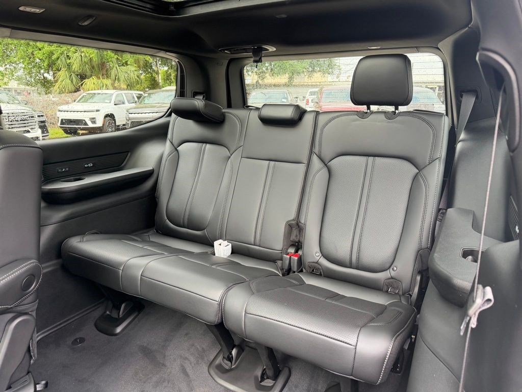 New 2026 Jeep Grand Wagoneer 4WD w/ Premium Group I image 33