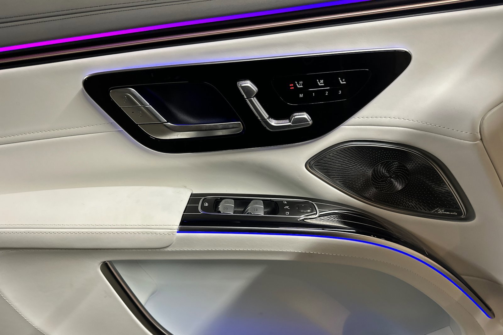 New 2025 Mercedes-Benz Maybach EQS 680 4MATIC image 13