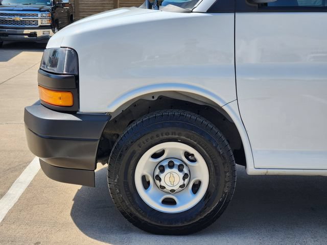 Used 2025 Chevrolet Express 3500 LS RWD image 15