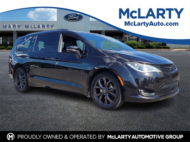 Used 2019 Chrysler Pacifica Limited w/ Advanced Safetytec Group