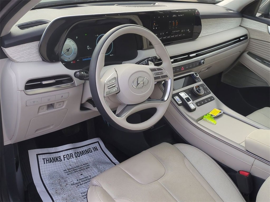 Used 2023 Hyundai Palisade Calligraphy image 13