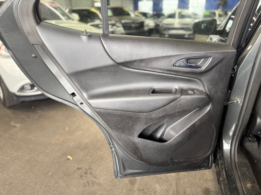 Used 2019 Chevrolet Equinox LT w/ Driver Convenience Package FWD image 13