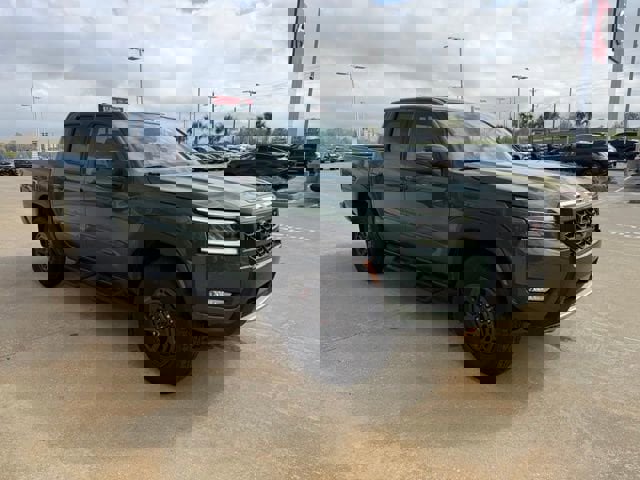 Used 2025 Nissan Frontier PRO-4X image 7