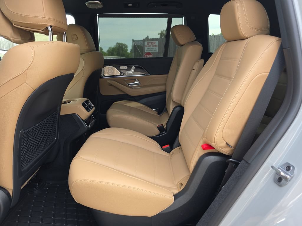 New 2026 Mercedes-Benz GLS 450 4MATIC image 12