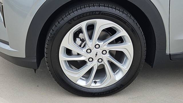 New 2027 Chevrolet Bolt LT w/ LPO, All-Weather Package FWD image 32