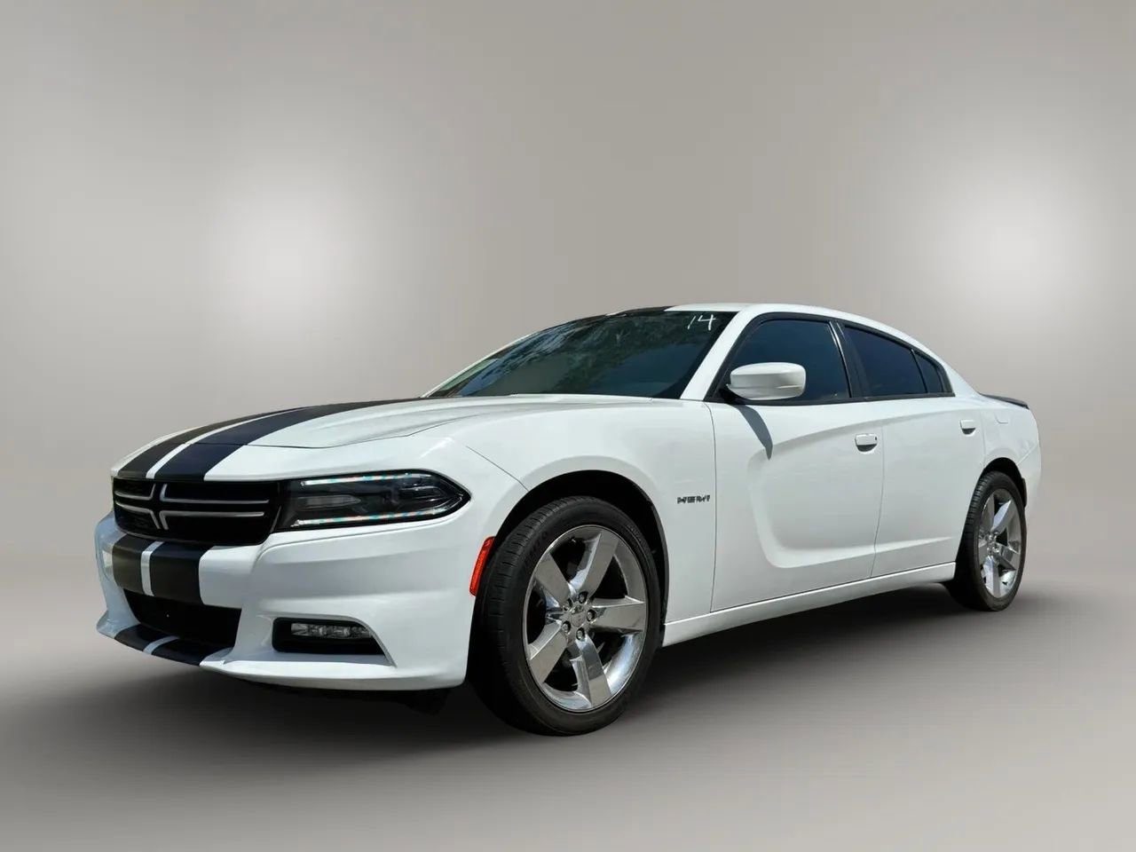 Used 2019 Dodge Charger SXT AWD/4WD image 5