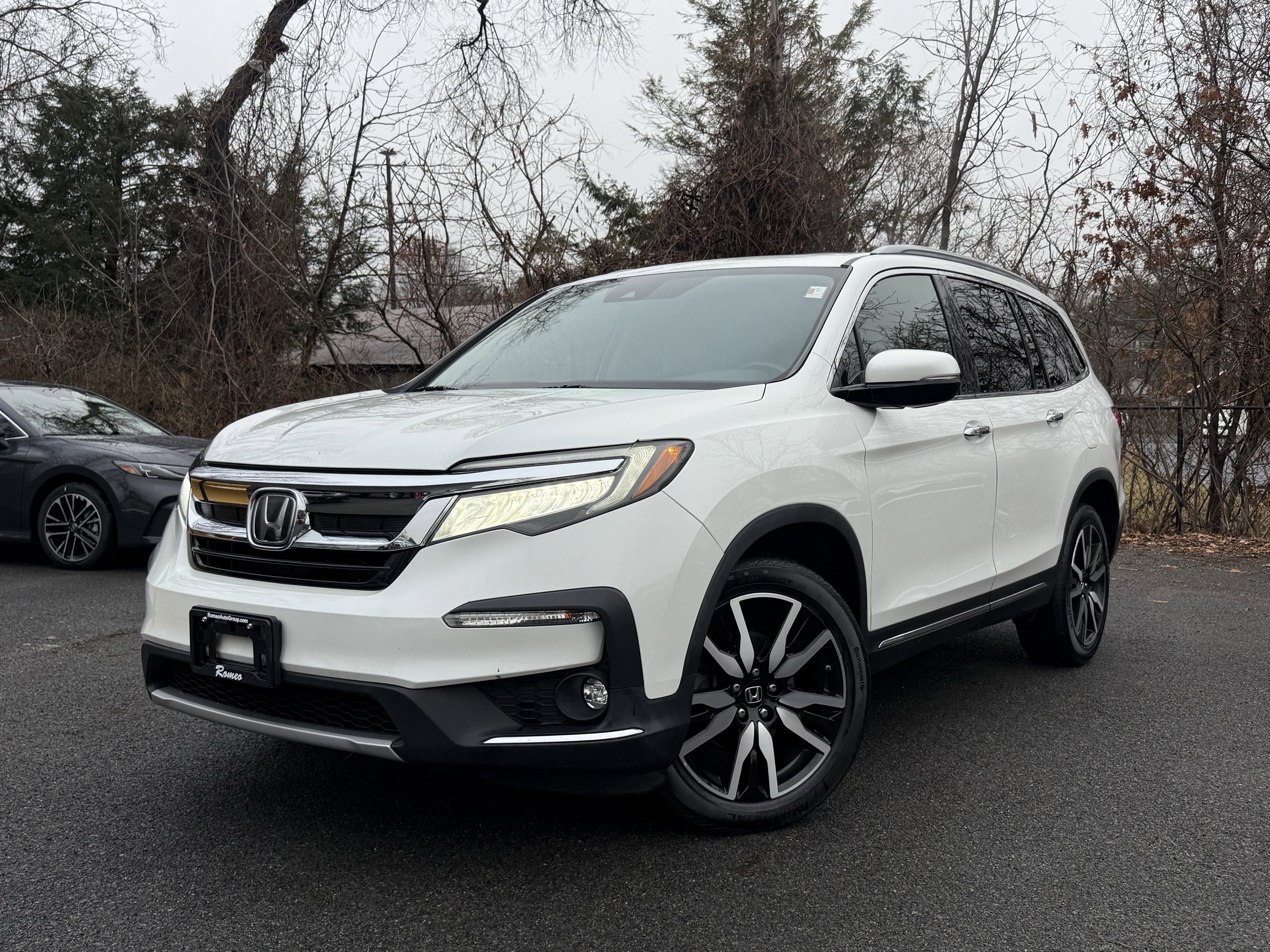 Used 2020 Honda Pilot Touring image 1