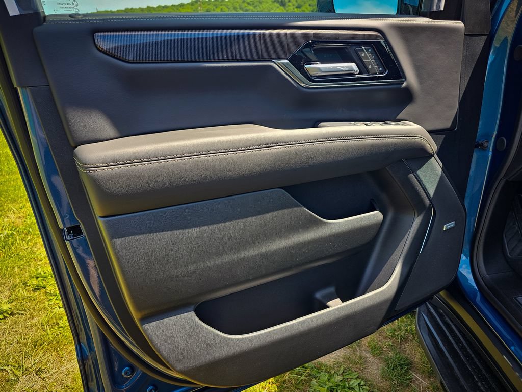 New 2026 GMC Yukon XL Elevation w/ Elevation Premium Package AWD/4WD image 9