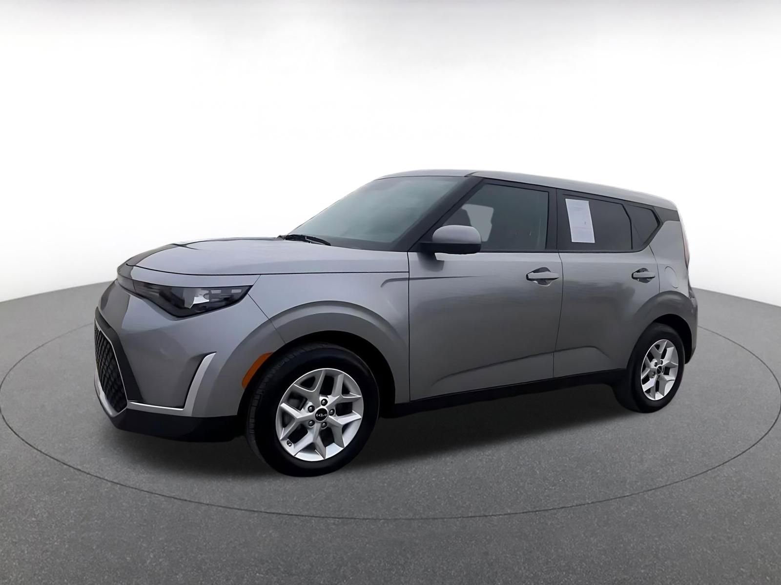 Used 2025 Kia Soul LX w/ LX Technology Package image 8
