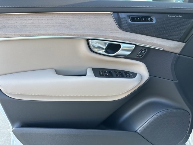 New 2026 Volvo XC90 B6 Plus w/ Protection Package Premier image 12