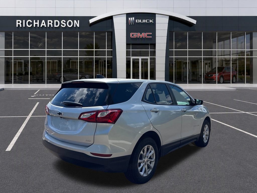 Used 2021 Chevrolet Equinox LS w/ LS Convenience Package AWD/4WD image 5