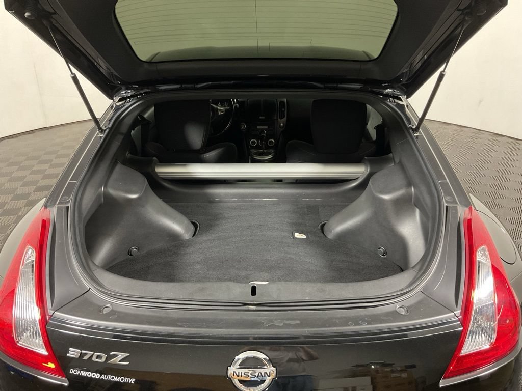 Used 2014 Nissan 370Z Coupe RWD image 13