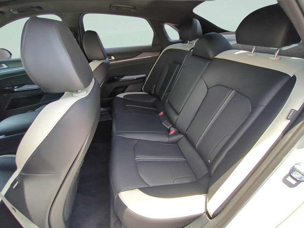 Used 2025 Kia K5 GT-Line w/ GT-Line Premium Package FWD image 9