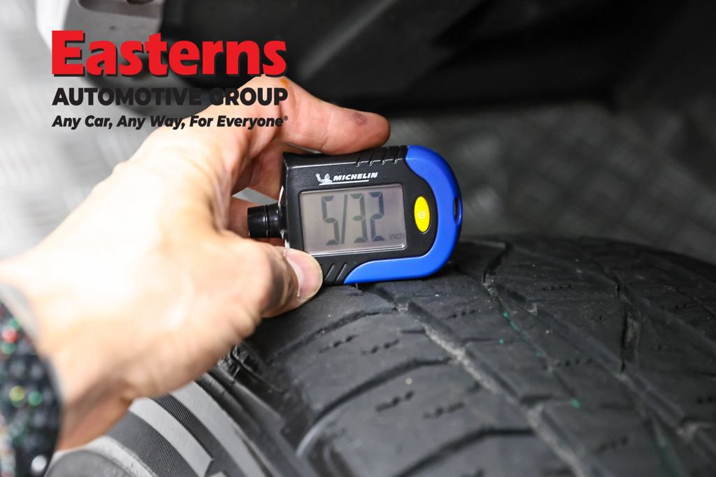 Used 2018 Toyota Tacoma TRD Sport AWD/4WD image 31