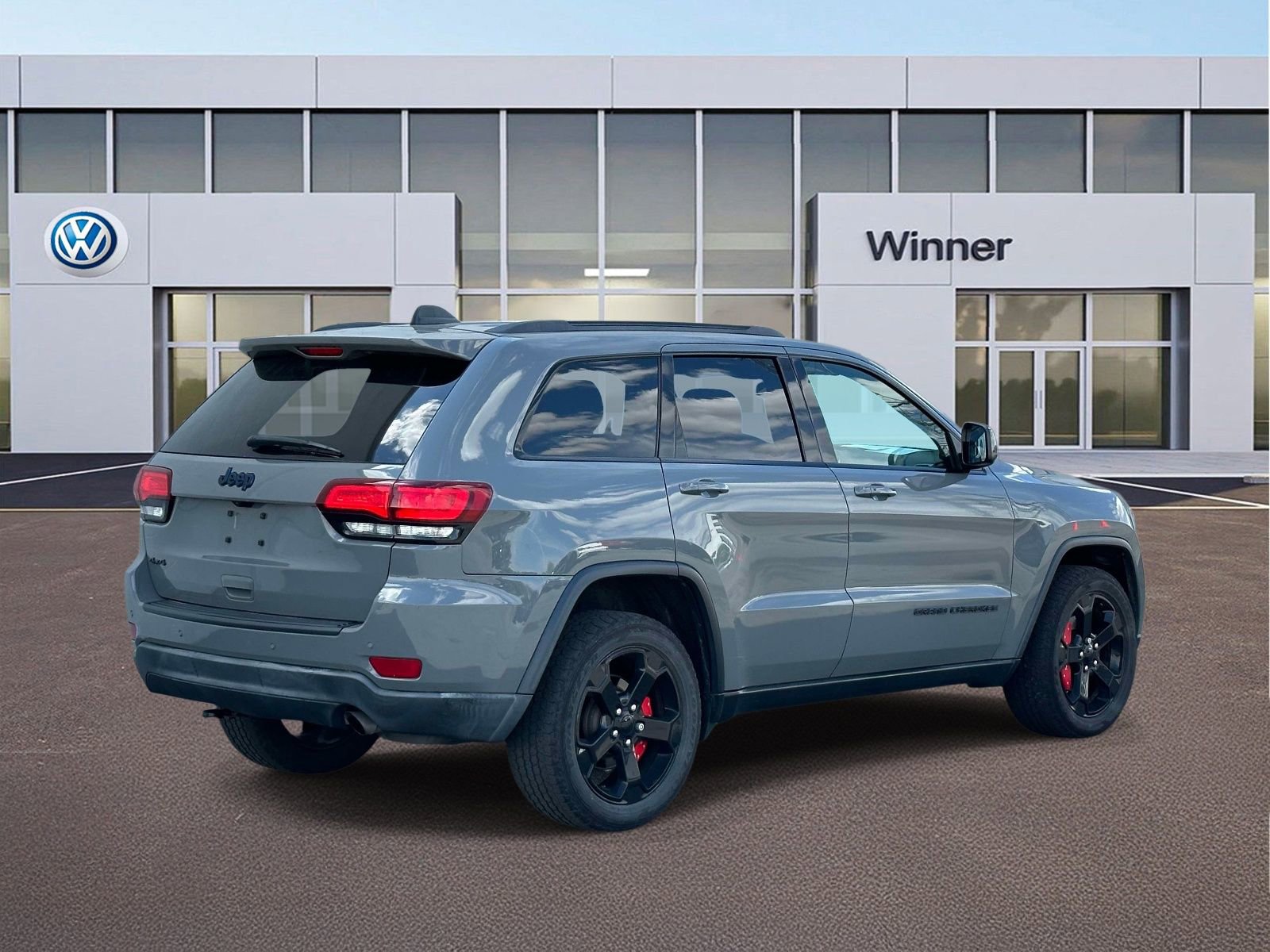 Used 2019 Jeep Grand Cherokee Laredo AWD/4WD image 5