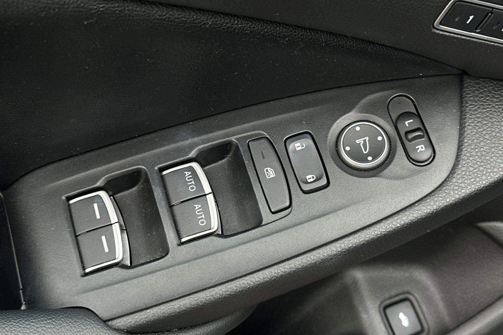 Used 2021 Honda Accord EX-L image 11