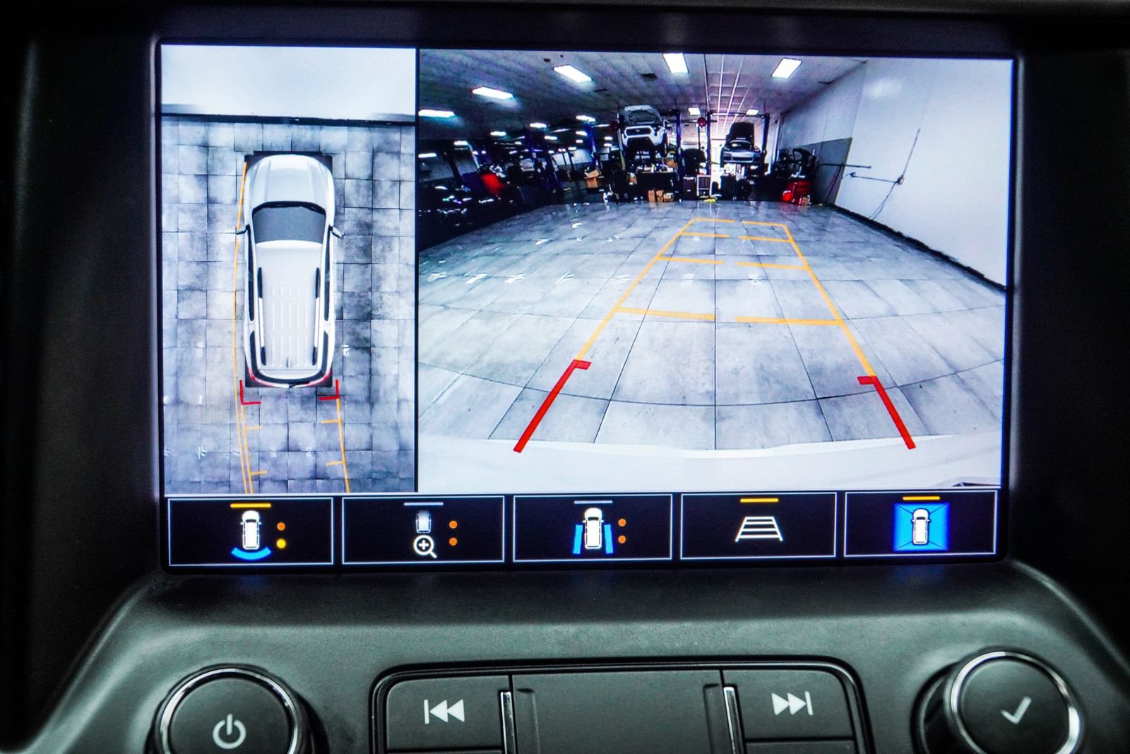 Used 2021 GMC Acadia Denali w/ Denali Technology Package FWD image 33