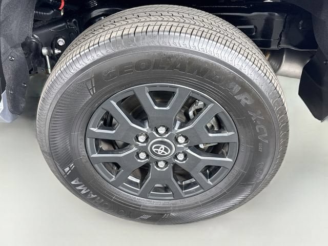Certified 2026 Toyota 4Runner SR5 AWD/4WD image 32