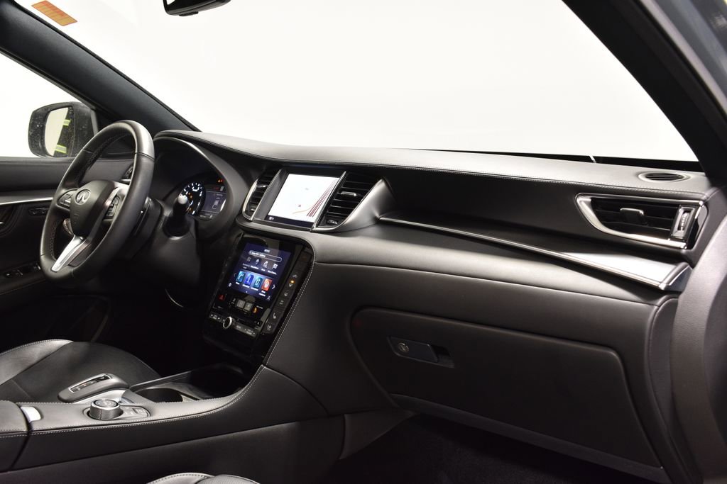 Certified 2025 INFINITI QX55 Essential image 32