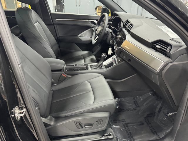 Certified 2025 Audi Q3 2.0T Premium AWD/4WD image 31